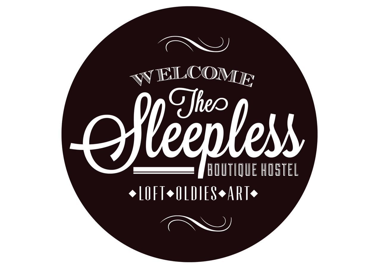 The Sleepless Boutique Hostel Bangkok Exterior foto
