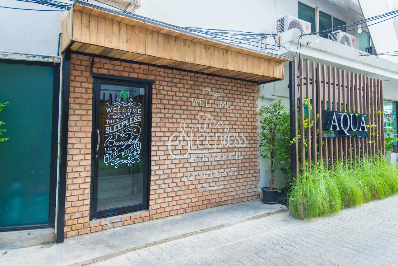 The Sleepless Boutique Hostel Bangkok Exterior foto