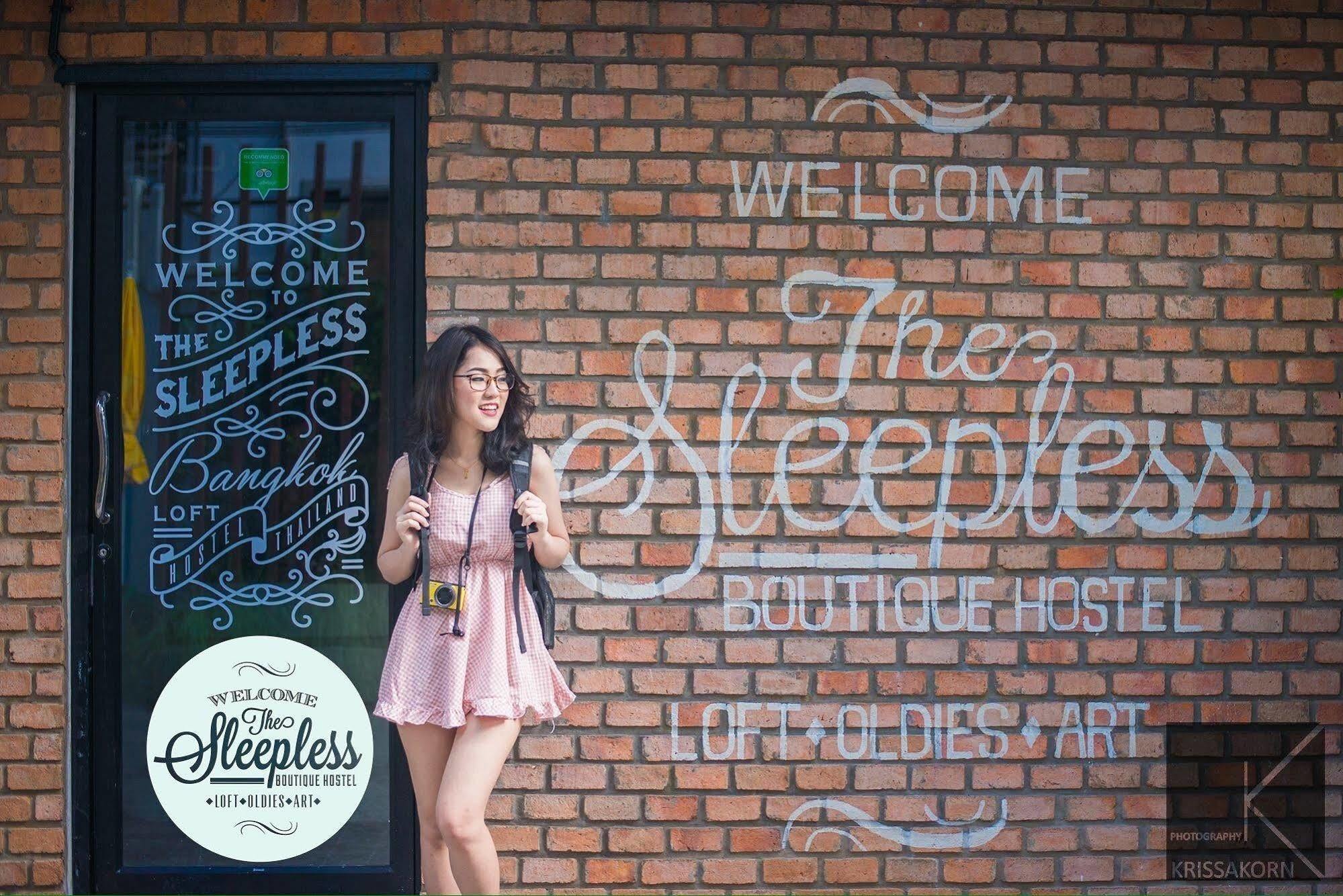 The Sleepless Boutique Hostel Bangkok Exterior foto